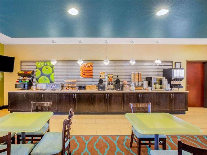 La Quinta By Wyndham Floresville מראה חיצוני תמונה